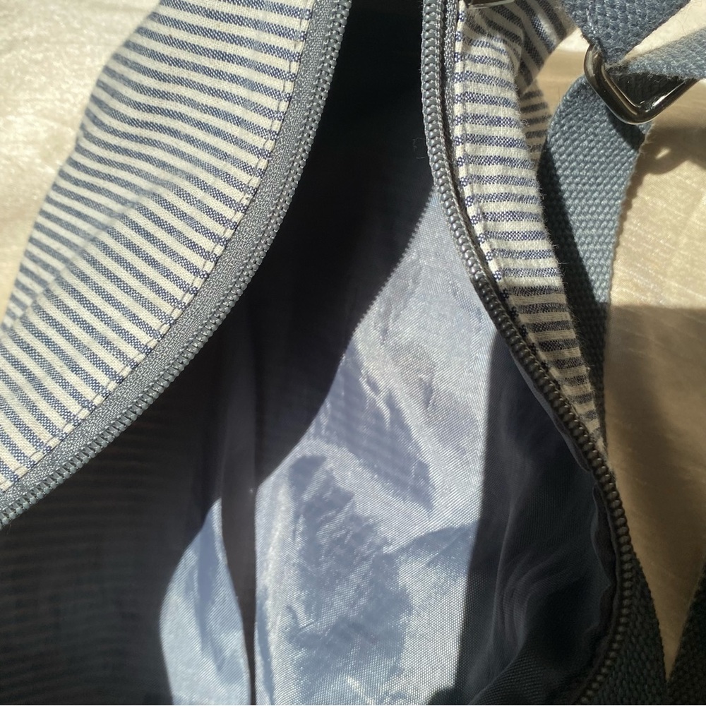 Pampered Chef striped drum cylinder shoulder bag - Picture 5 of 6